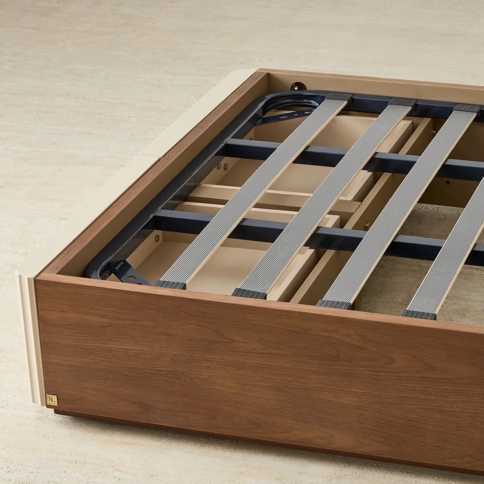 ed28c368-ead3-4af7-baf6-fdac2390252d